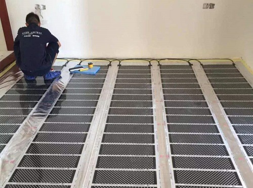 石墨烯電地暖優(yōu)缺點有哪些_石墨烯地暖與電地暖的區(qū)別_石墨烯電地暖鋪設教程